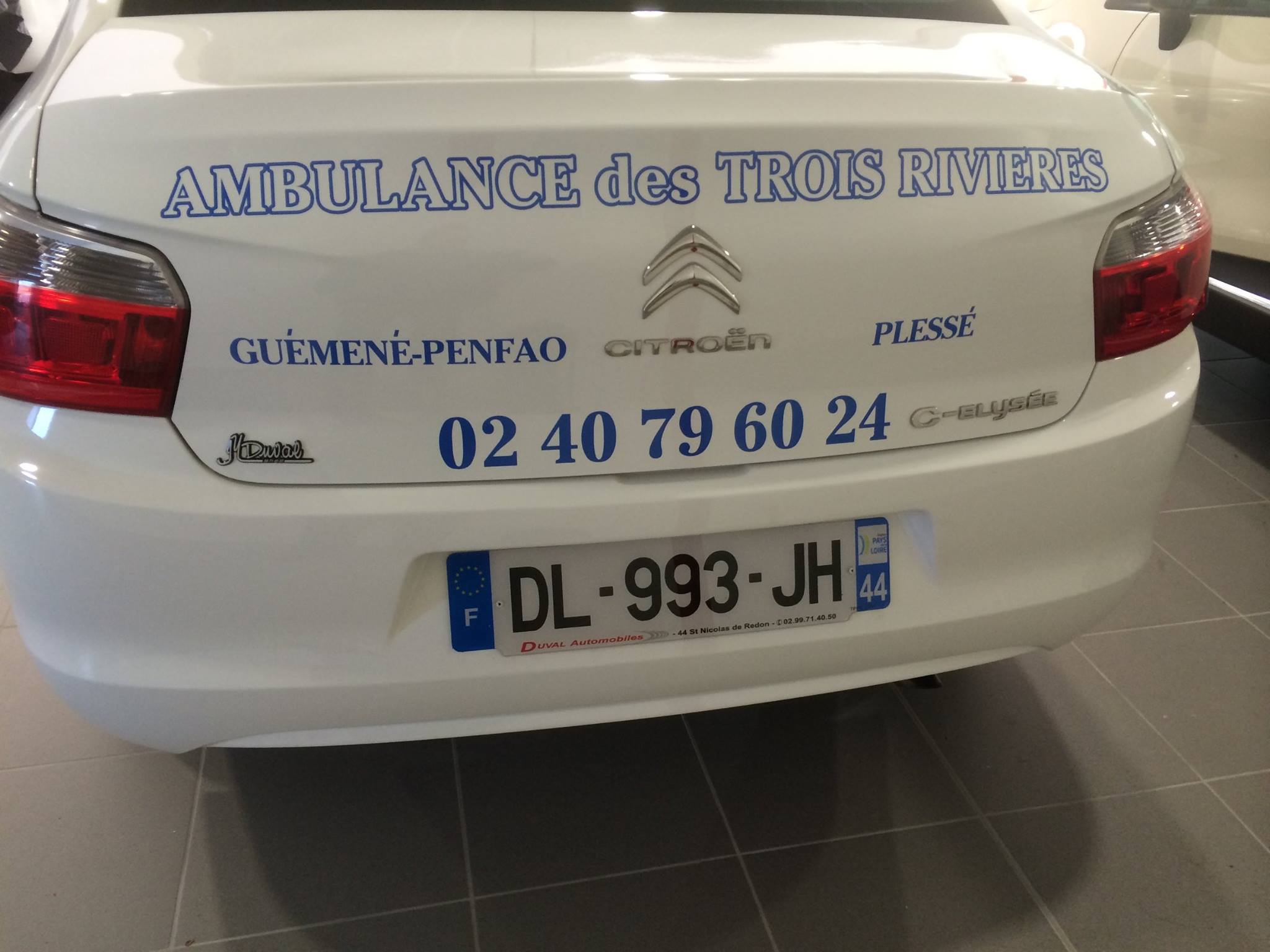 Marquage Véhicule Ambulance des 3 Rivieres